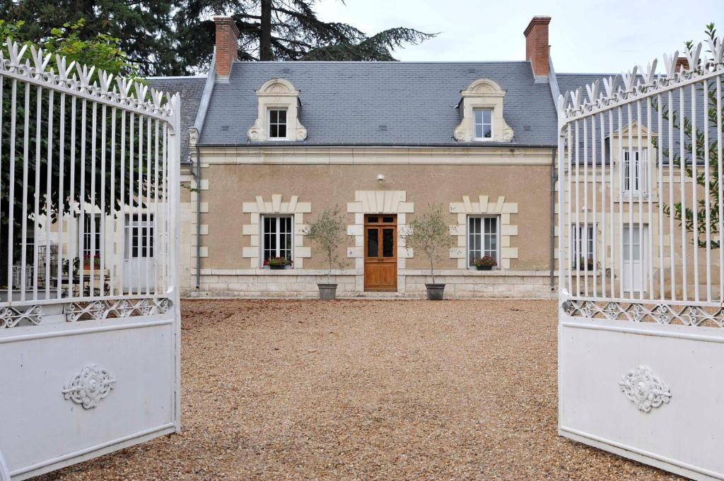 Chambres Et Tables D'Hotes Le Voriou Couddes エクステリア 写真